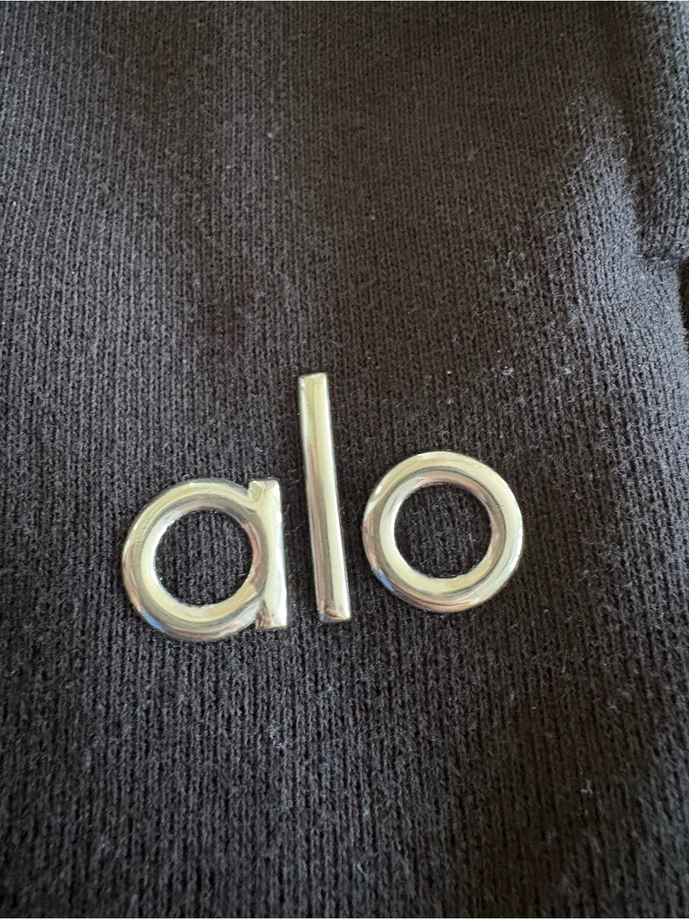 Alo Yoga Black Accolade Set - Picture 12 of 15